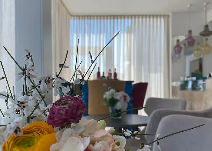 Отель Europa Васто